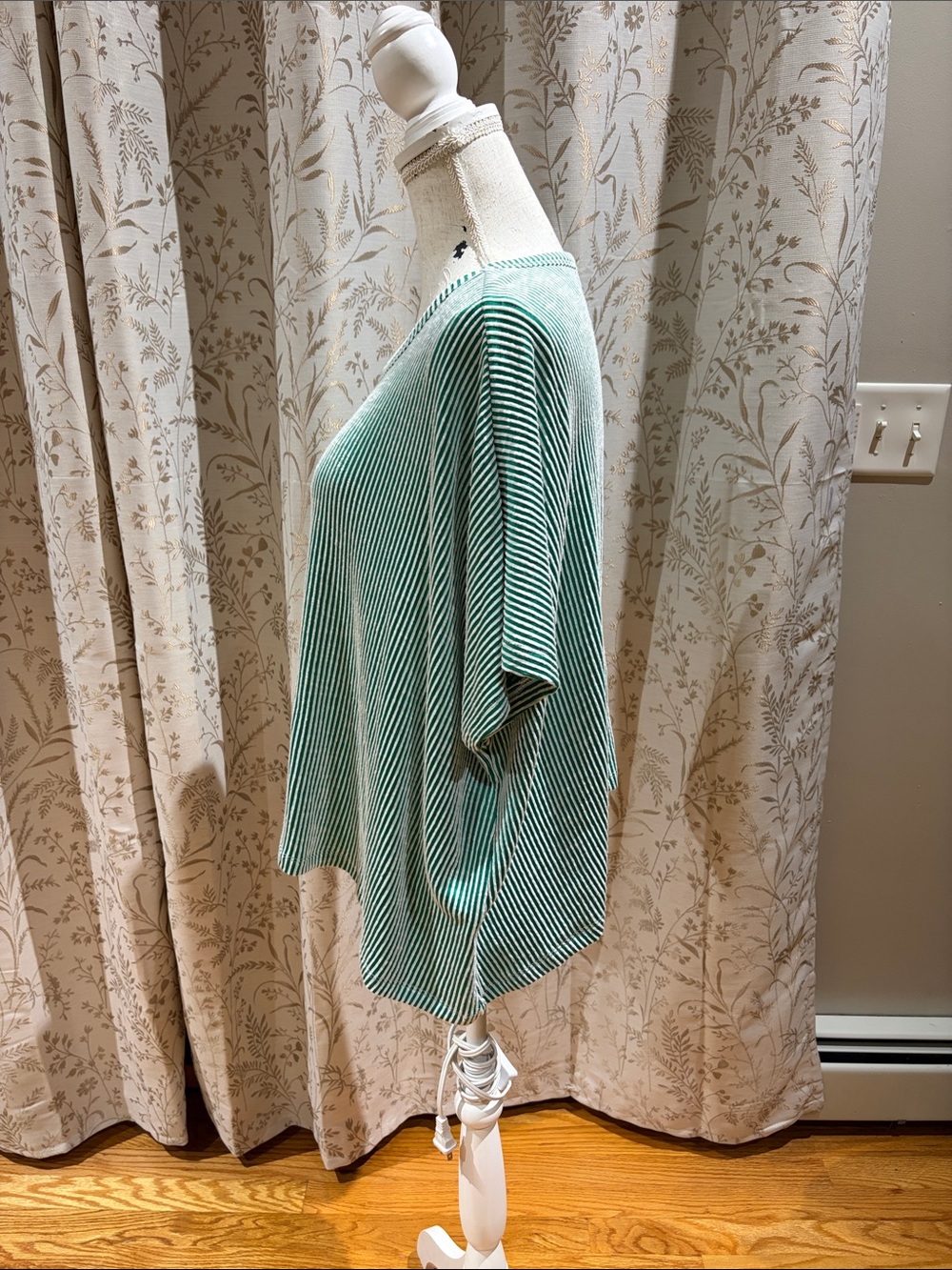 Zenana Outfitters Green and White Striped Short-Sleeve Tee size S/M - Picture 2 of 3